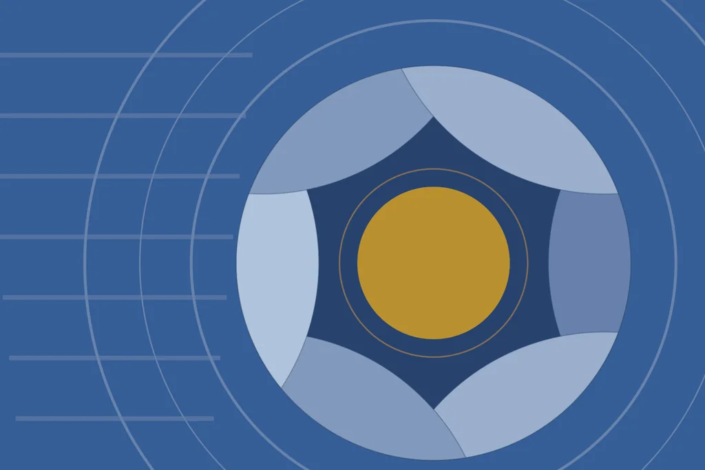 An aperture opened wide over concentric measurement rings, its centre filled with gold — measurement posture, not guesswork.